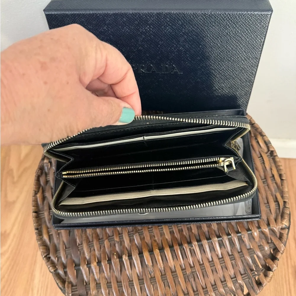 Prada Black Leather Wallet with Gold Accents - Picture 4 of 5
